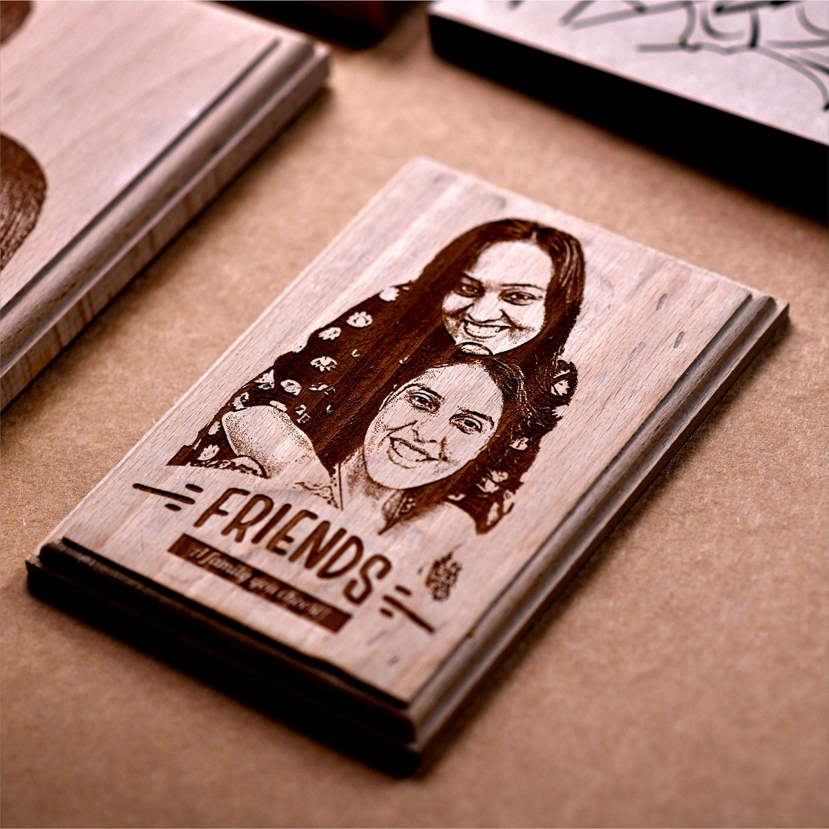 Amigo Art: Friends Photo Frame for Unforgettable Bonds