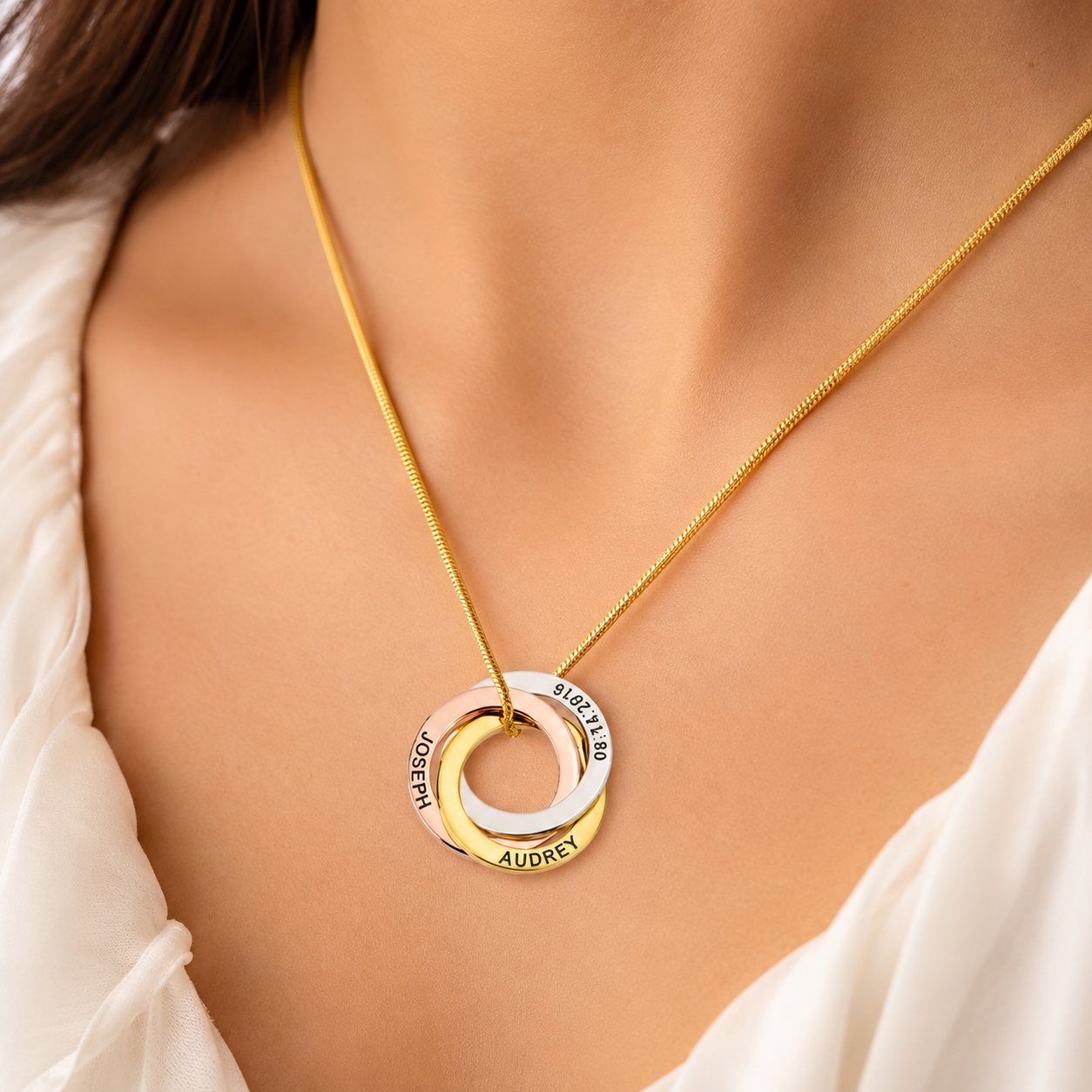 Intertwined Personalized Family Ring Necklace | Custom Name Necklace | Waterproof Stainless Steel | Gift for Mom & Grandma
