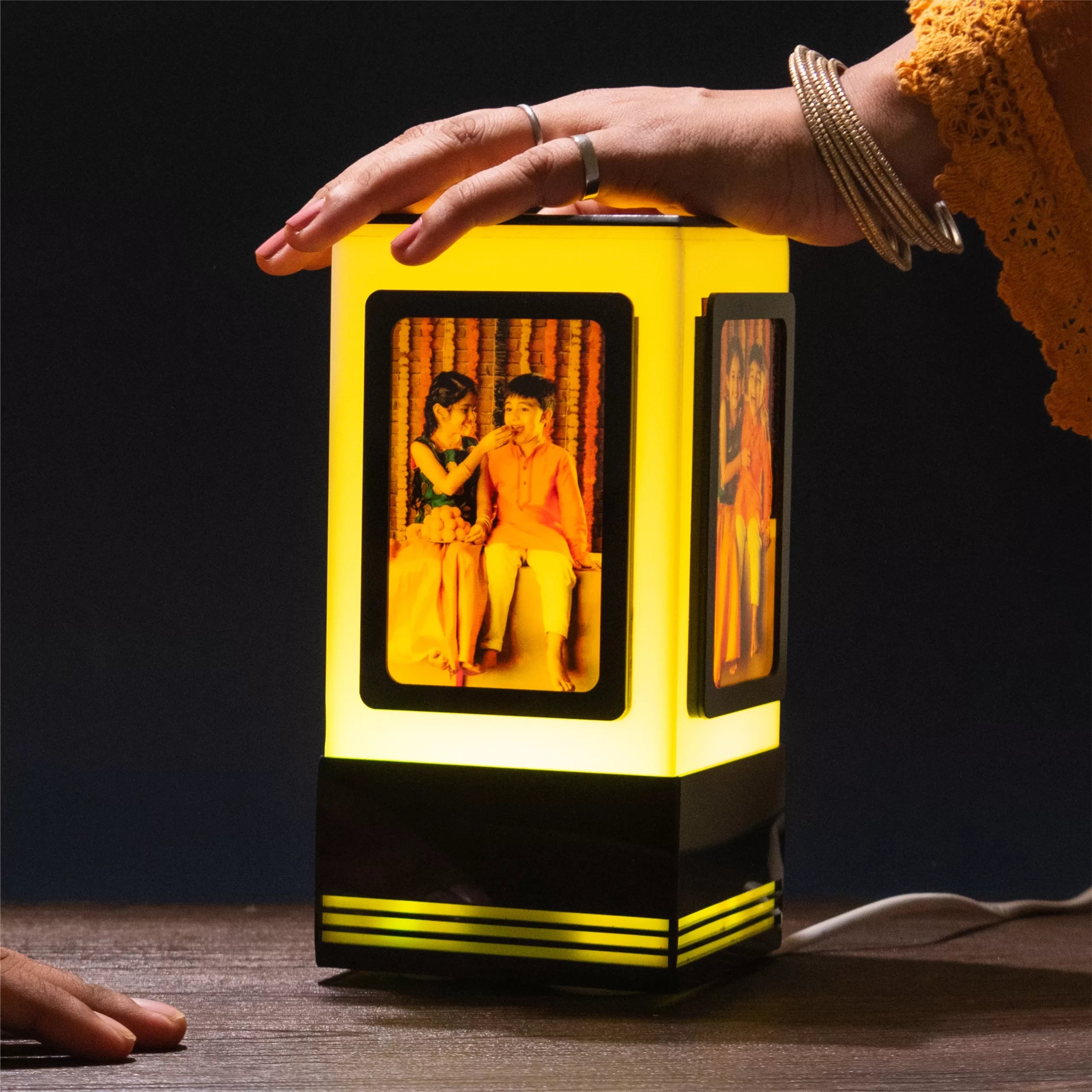 Bedroom lamp with photos - Telepathy