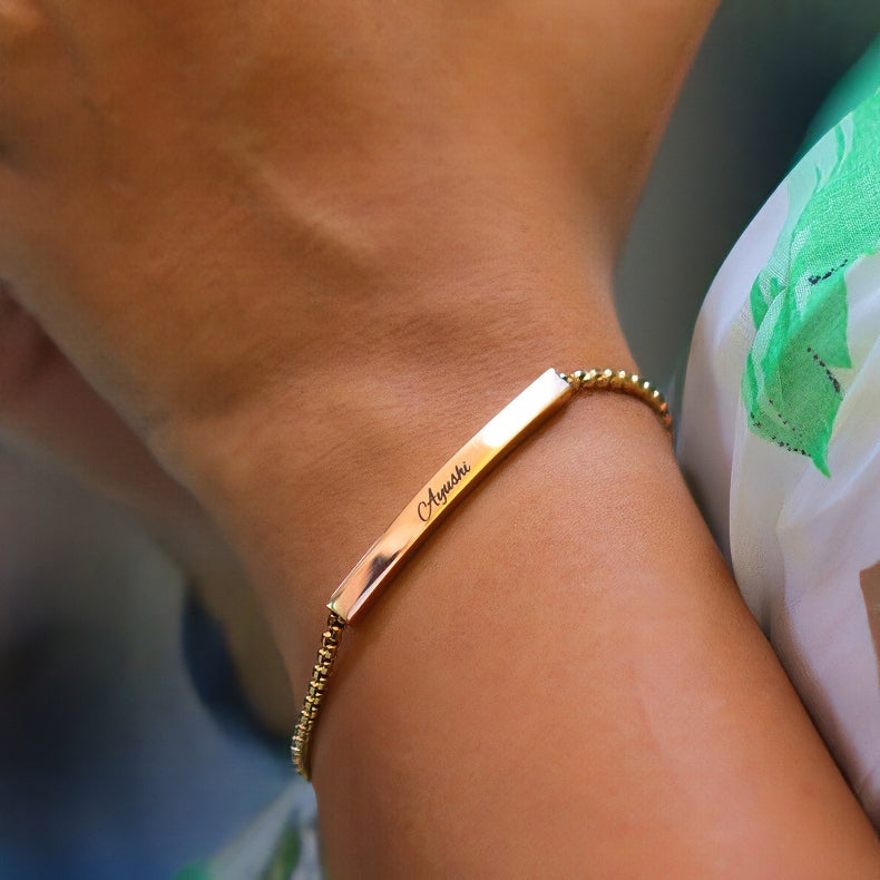 Classic Curve Bracelet with Name