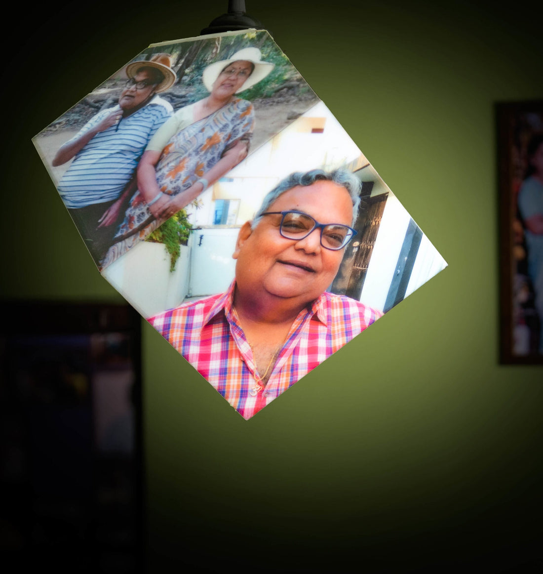 dice hanging photo lamp