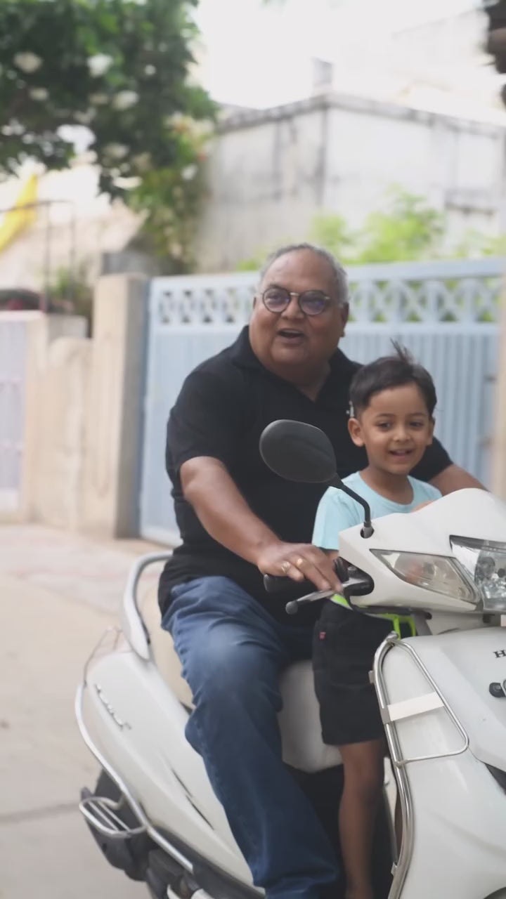 Papa Ka Scooter – Personalized Caricature Gift for Dad- Funny Father’s Day Gift for Dad (3 - Kids)