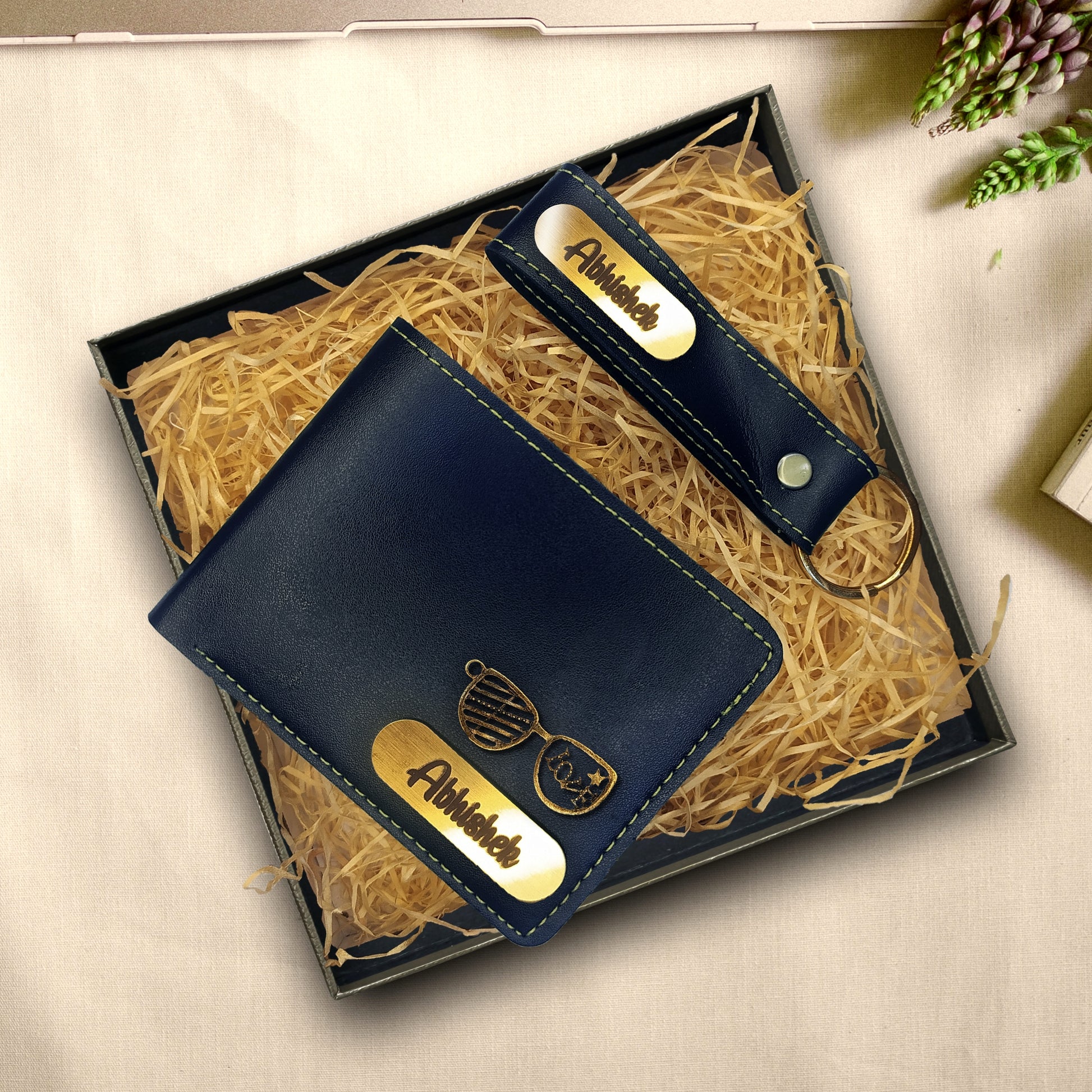 Pocket friend – Cool Name Wallet + Keychain — Draft