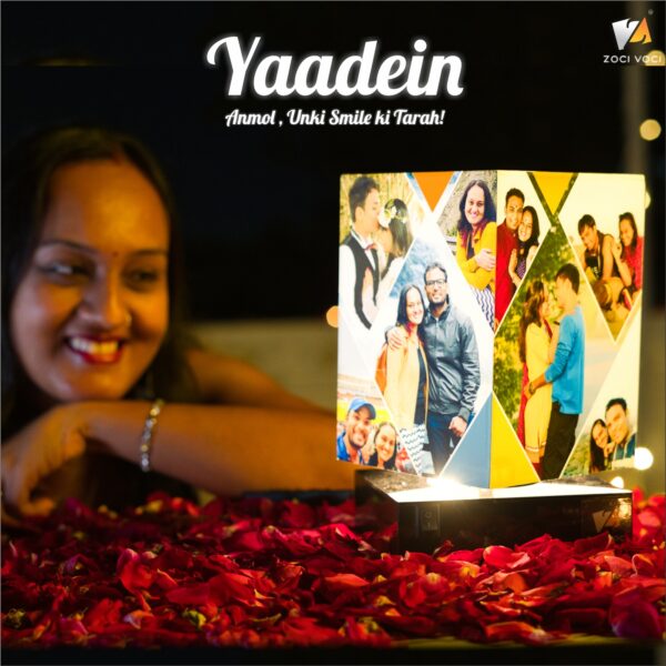 Yaadein Speaker Rotating Photo Lamp - Play Songs Personalized Lamp